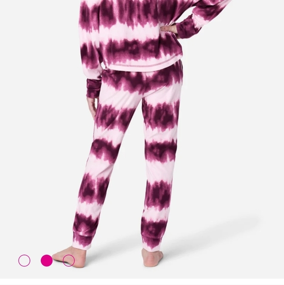 Patterned Hooded Pajama Set - Picture 4 of 5